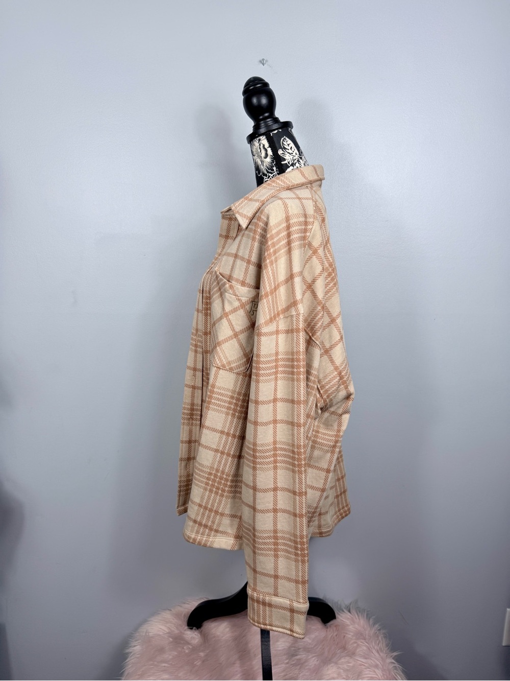 VS Pink beige plaid oversize soft button down shacket size large - Picture 6 of 12